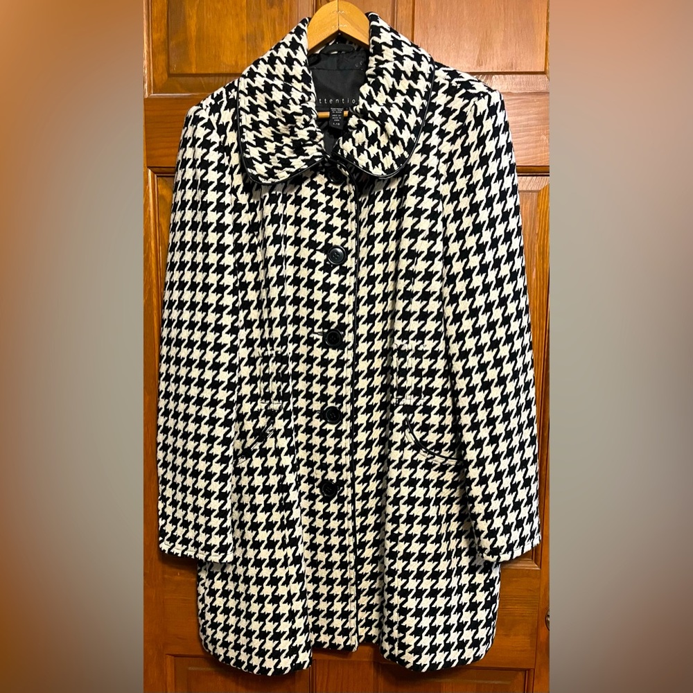 Attention Black and white winter coat